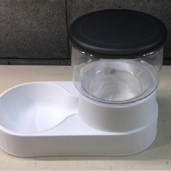 Automatic pet feeder - kibble and water despencer - Picture 3 of 6